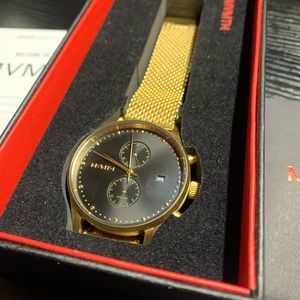 MVMT Voyager Gold with Black Watch face
